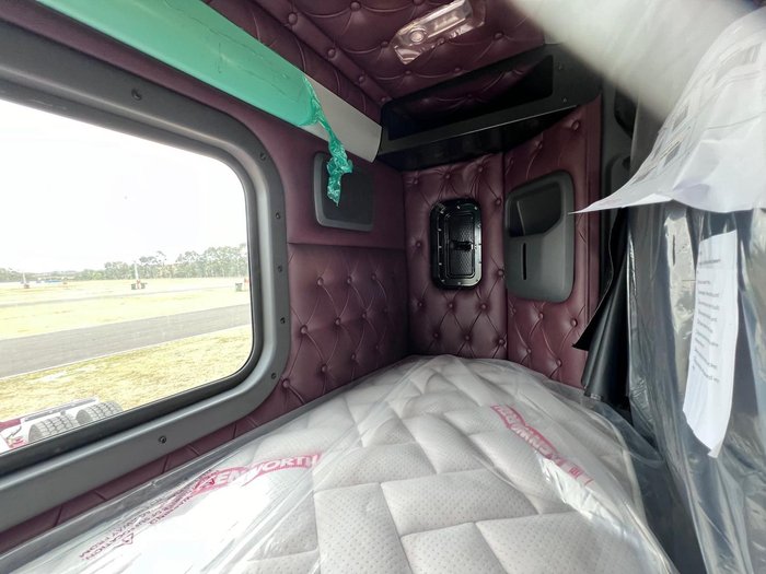 2024 Kenworth T610 Series T610SAR White