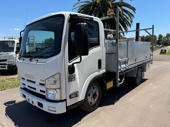 2014 Isuzu Nls 200 WHITE