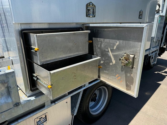 2014 Isuzu Nls 200 WHITE