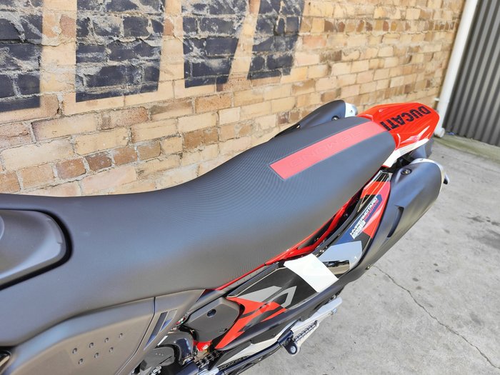2024 DUCATI HYPERMOTARD 698 MONO RVE DUAL PURPOSE GRAFFITI
