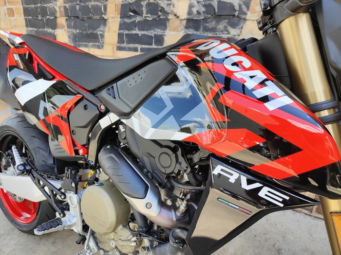 2024 DUCATI HYPERMOTARD 698 MONO RVE DUAL PURPOSE GRAFFITI