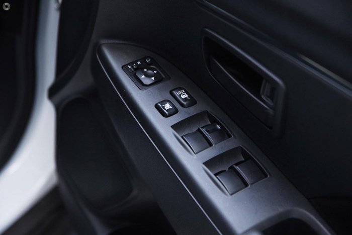 2024 Mitsubishi ASX ES