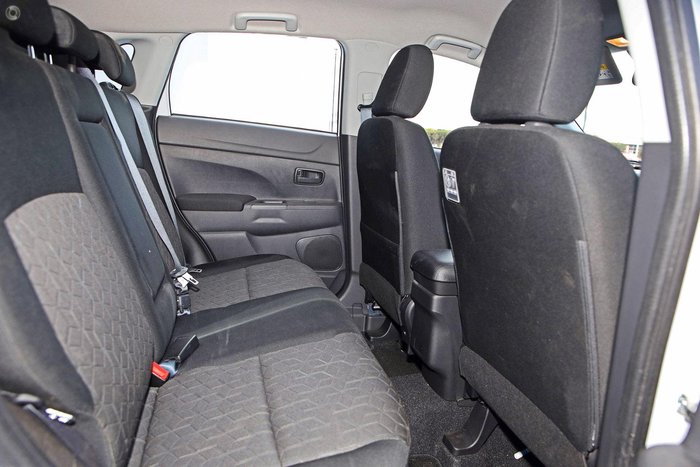 2024 Mitsubishi ASX ES