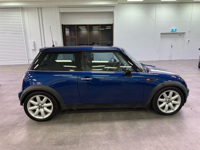 2003 MINI Hatch Cooper
