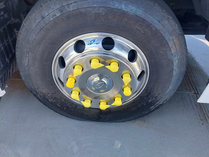 2021 Hyundai Xcient Tip Truck White