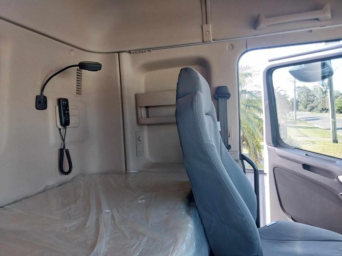 2021 Hyundai Xcient Tip Truck White