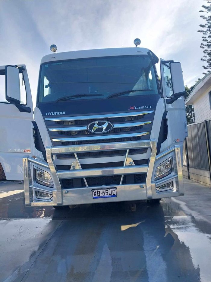 2021 Hyundai Xcient Tip Truck White
