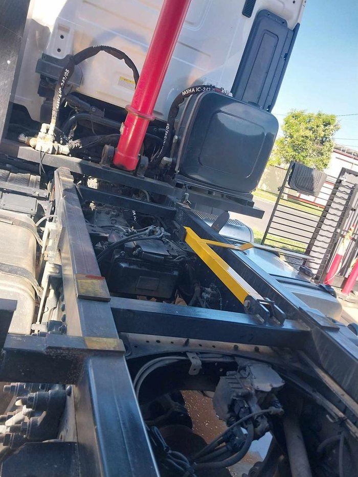 2021 Hyundai Xcient Tip Truck White