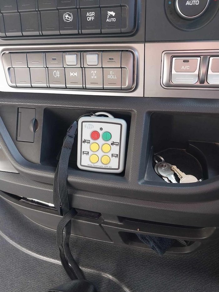 2021 Hyundai Xcient Tip Truck White