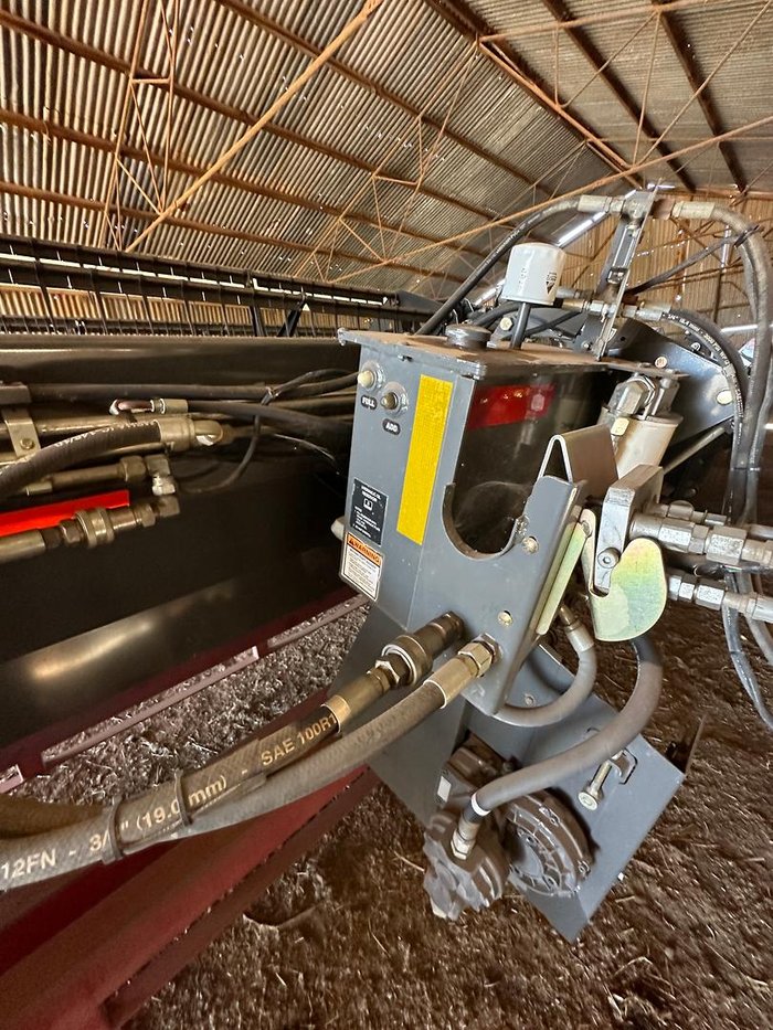 2009 Massey Ferguson 9795