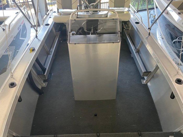 2025 QUINTREX 530 Renegade CC