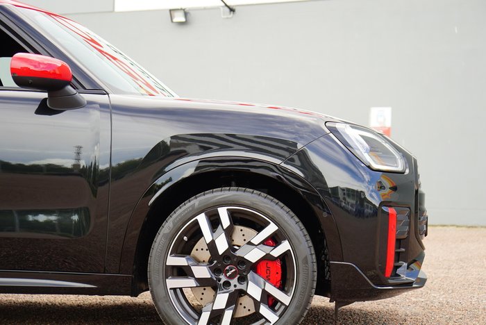 2024 MINI Countryman JCW Favoured