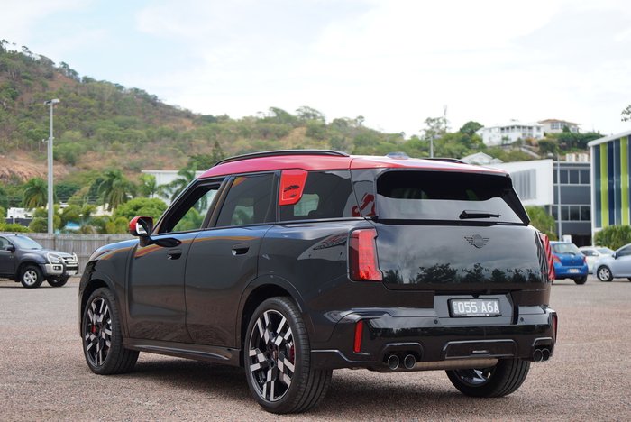 2024 MINI Countryman JCW Favoured