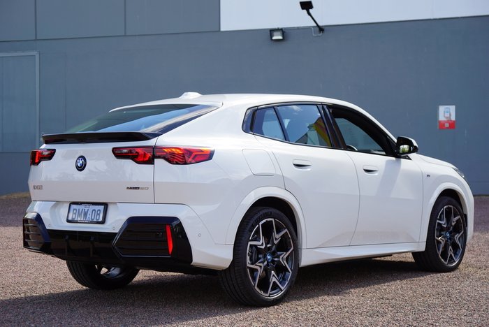 2024 BMW iX2 eDrive20 M Sport