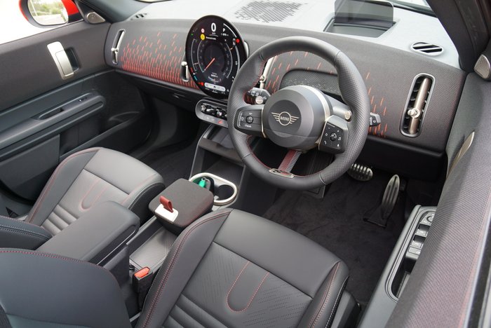 2024 MINI Countryman JCW Favoured