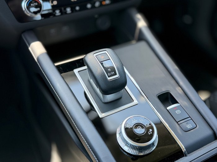 2024 Mitsubishi Outlander ES