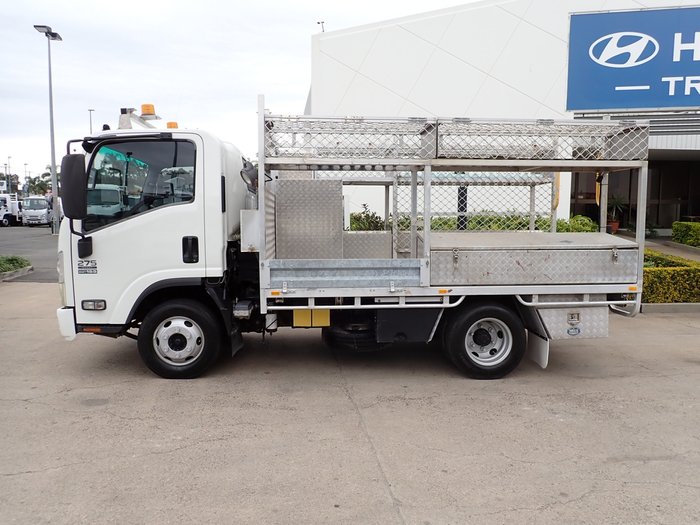 2015 ISUZU NPR 300 WHITE