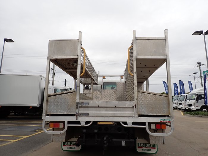 2015 ISUZU NPR 300 WHITE