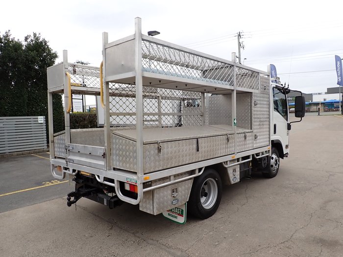 2015 ISUZU NPR 300 WHITE