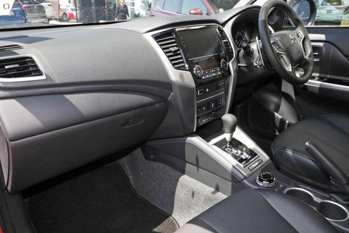 2023 Mitsubishi Triton Xtreme