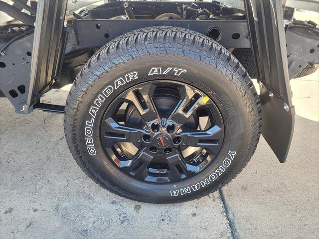 2024 NISSAN D23 SL NAVARA 4X4 2.3 DSL AUTO SC CC SL SOLID WHITE