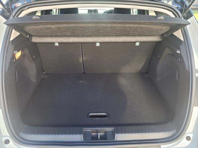 2022 Renault Captur Intens XJB MY22 Pearl White with Diamond Black Roof (M)