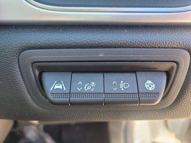 2022 Renault Captur Intens XJB MY22 Pearl White with Diamond Black Roof (M)