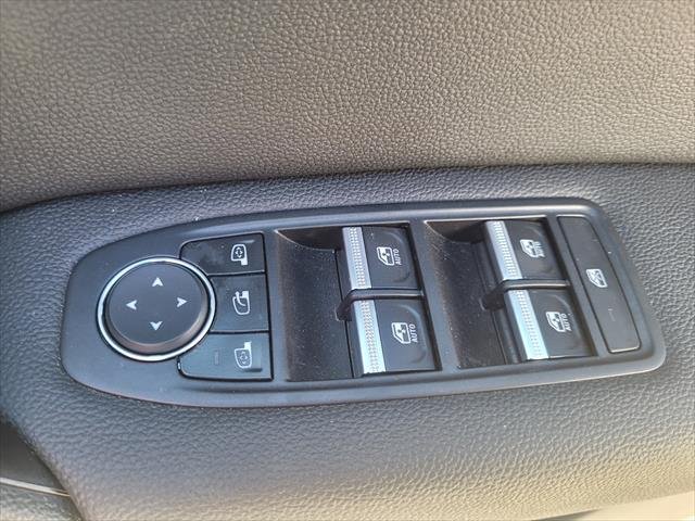 2022 Renault Captur Intens XJB MY22 Pearl White with Diamond Black Roof (M)