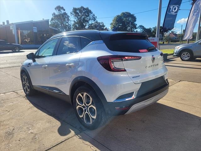 2022 Renault Captur Intens XJB MY22 Pearl White with Diamond Black Roof (M)