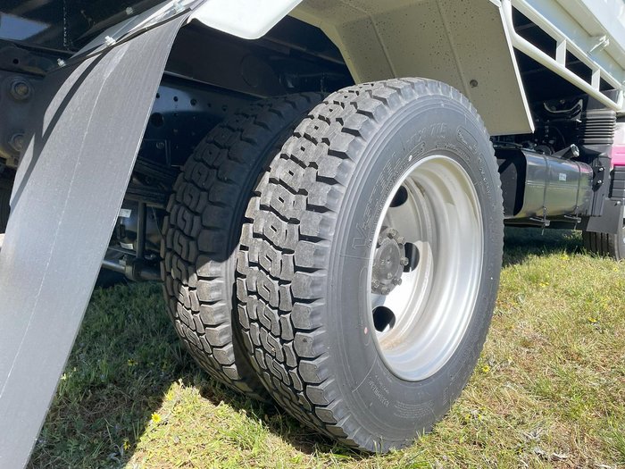 2025 Fuso Canter 815 Tipper White