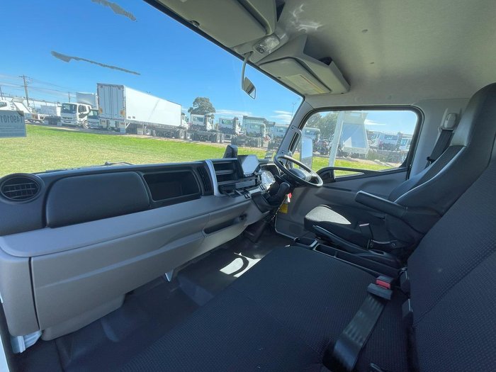 2025 Fuso Canter 815 Tipper White