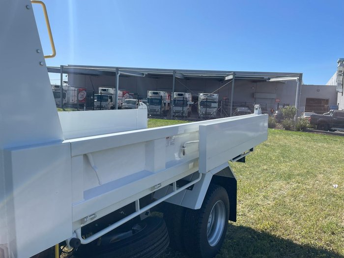 2025 Fuso Canter 815 Tipper White