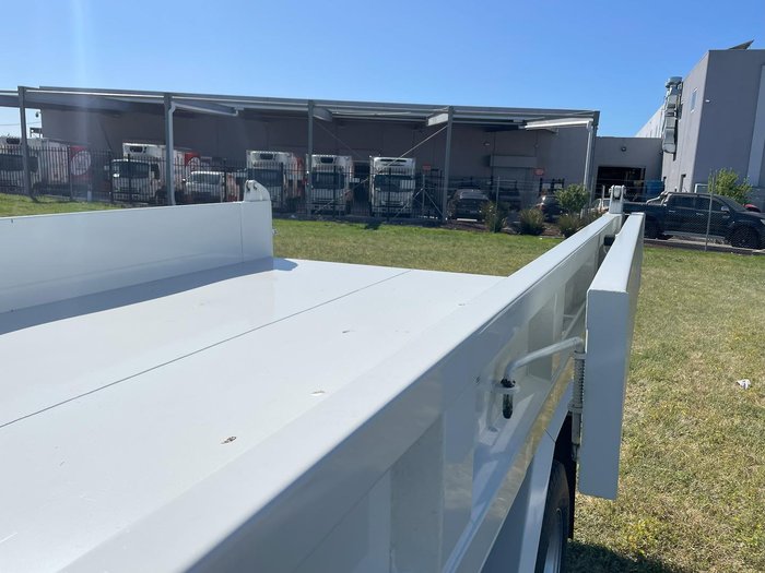 2025 Fuso Canter 815 Tipper White