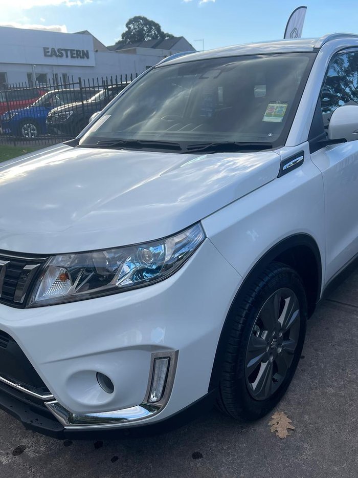 2024 Suzuki Vitara Turbo LY Series II Cool White