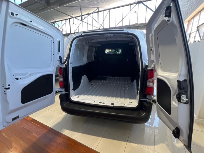 2024 Peugeot Partner Pro