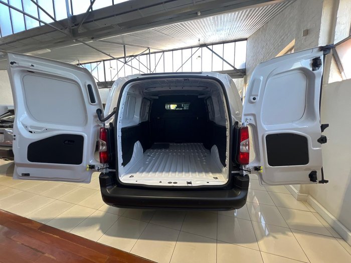 2024 Peugeot Partner Pro