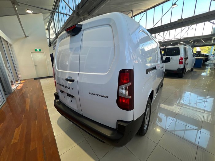 2024 Peugeot Partner Pro