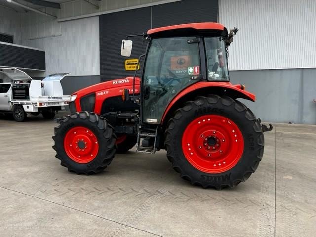 2019 Kubota M5111dhc-Ds ORANGE