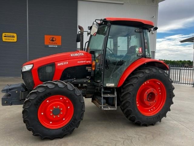 2019 Kubota M5111dhc-Ds ORANGE