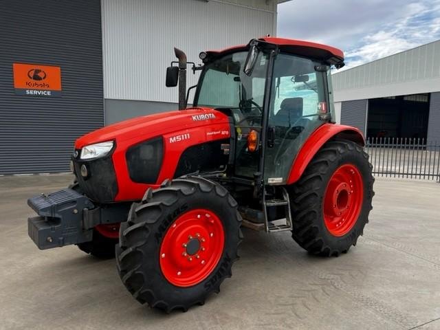 2019 Kubota M5111dhc-Ds ORANGE