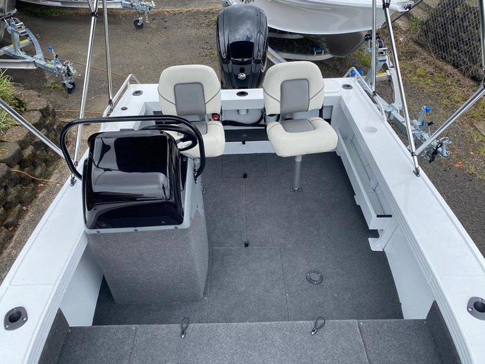 2025 QUINTREX 450 Top Ender