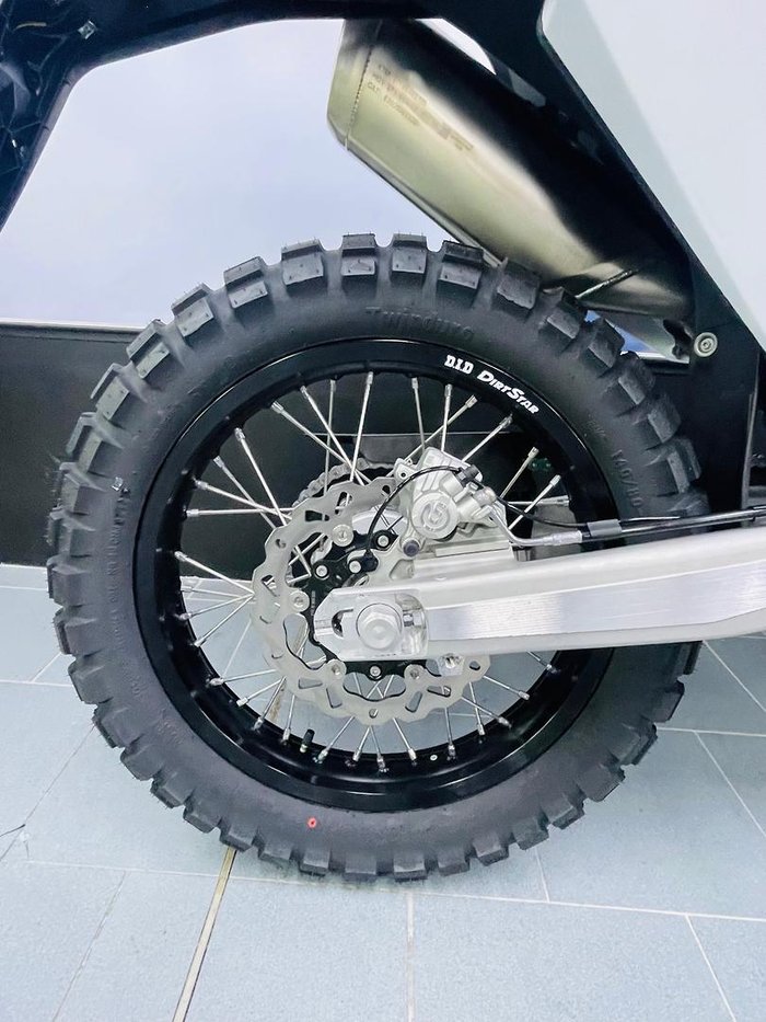 2024 Husqvarna 701 ENDURO 701 White