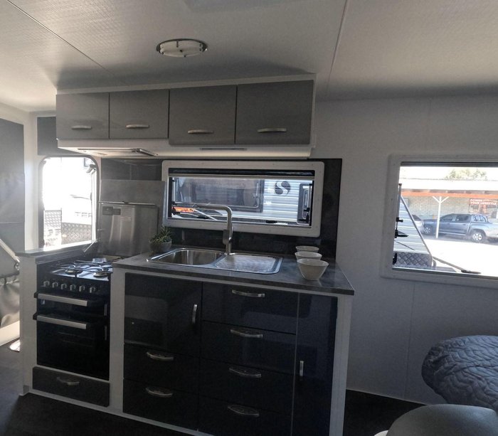 2024 Leader Caravans 2000_R_K1e3_T Explorer 20'