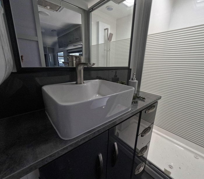 2024 Leader Caravans 2000_R_K1e3_T Explorer 20'