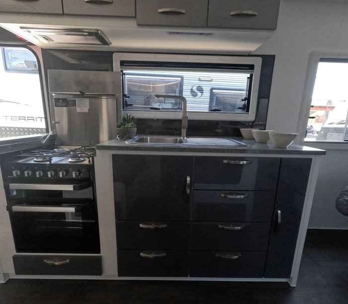 2024 Leader Caravans 2000_R_K1e3_T Explorer 20'