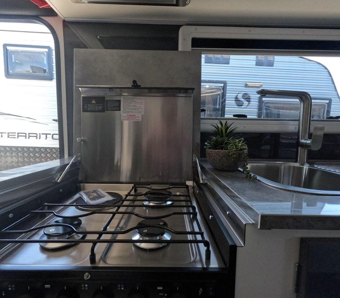 2024 Leader Caravans 2000_R_K1e3_T Explorer 20'