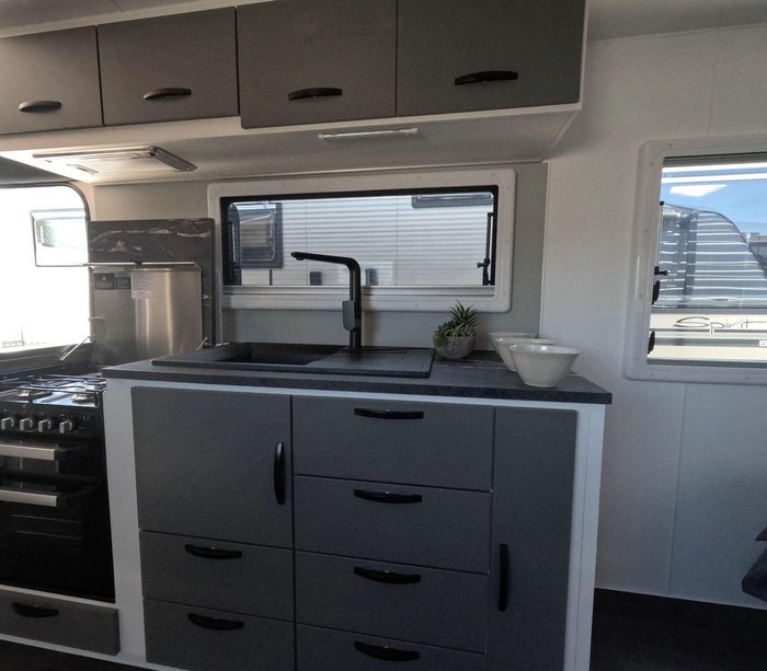 2024 Leader Caravans 2000_R_K1e3_T Explorer 20'