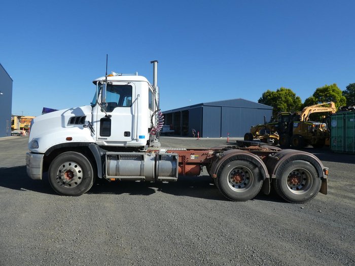 2015 Mack Granite WHITE