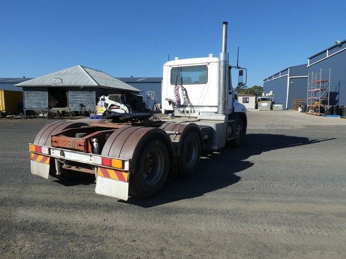 2015 Mack Granite WHITE