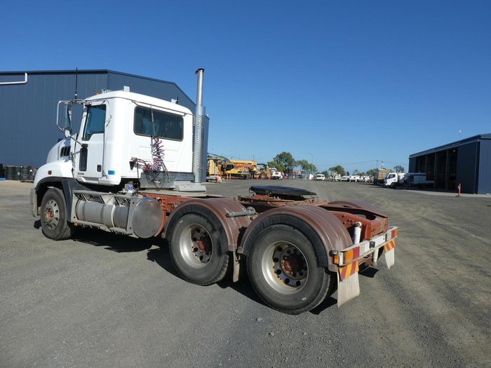 2015 Mack Granite WHITE